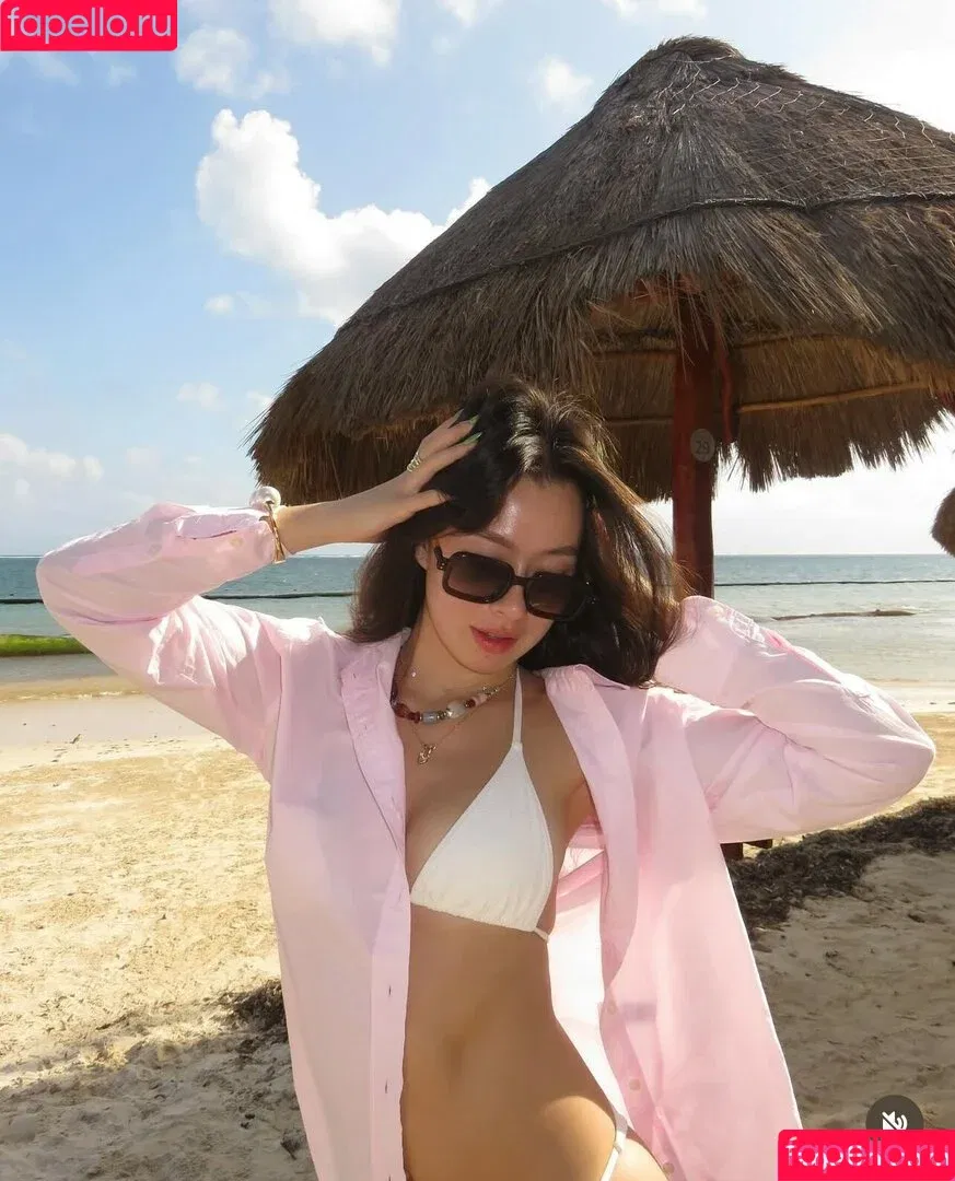 Molly Faye / _mollyfaye / guacamolly.com / mollyfayeporter Onlyfans Photo Gallery 