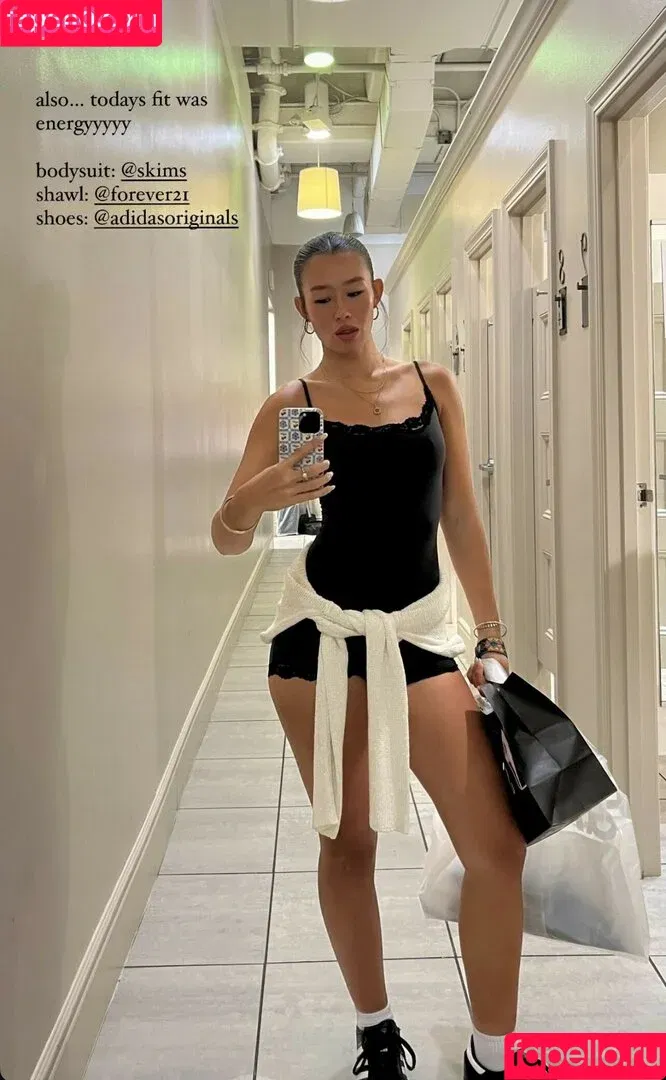 Molly Faye / _mollyfaye / guacamolly.com / mollyfayeporter Onlyfans Photo Gallery 