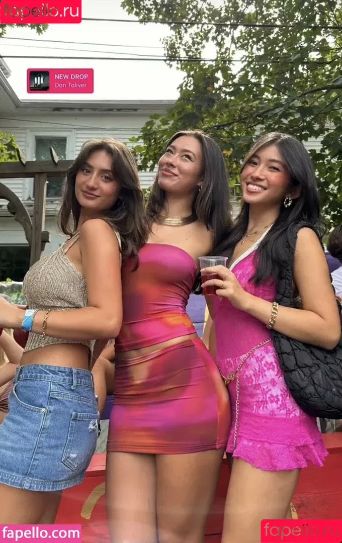 Molly Faye / _mollyfaye / guacamolly.com / mollyfayeporter Onlyfans Photo Gallery 