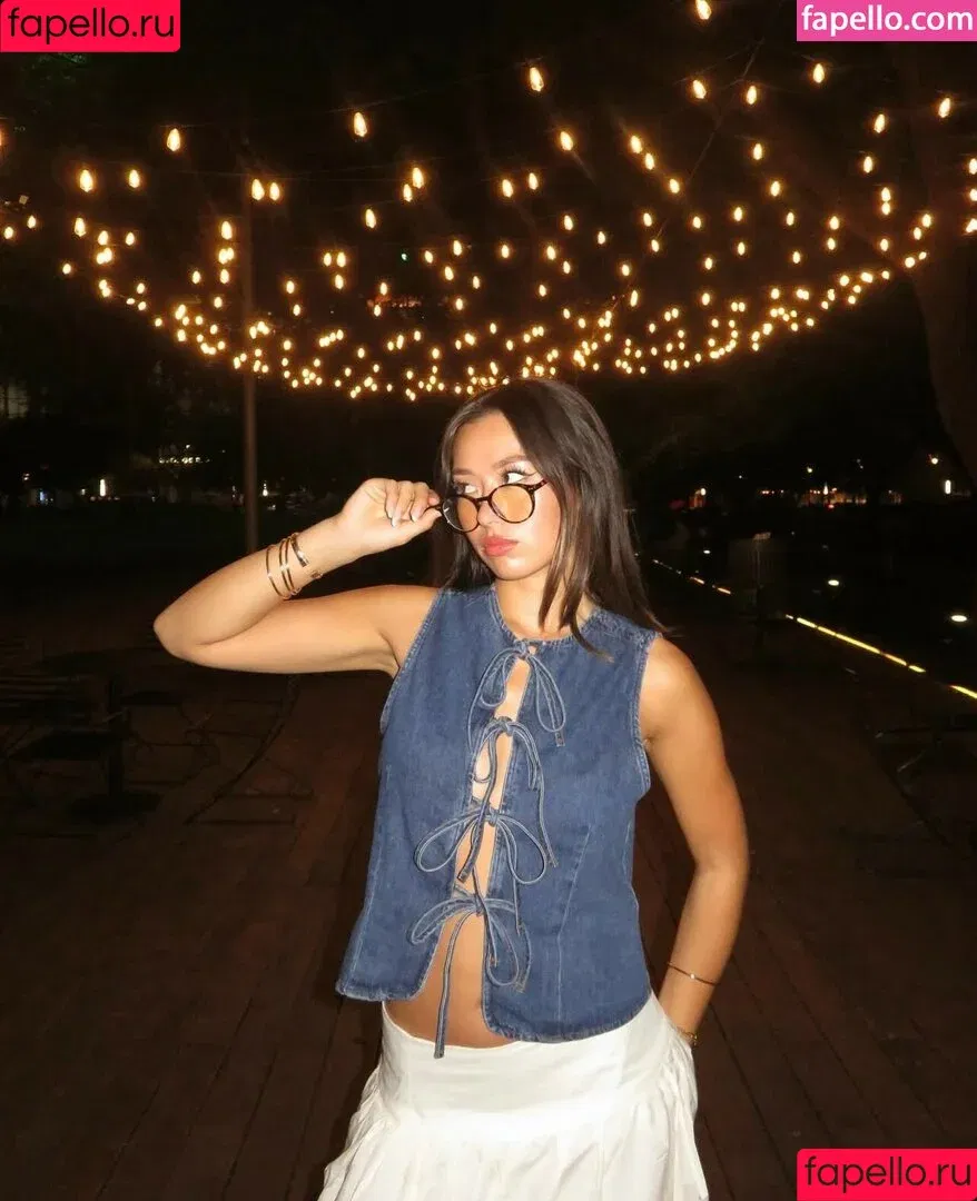 Molly Faye / _mollyfaye / guacamolly.com / mollyfayeporter Onlyfans Photo Gallery 