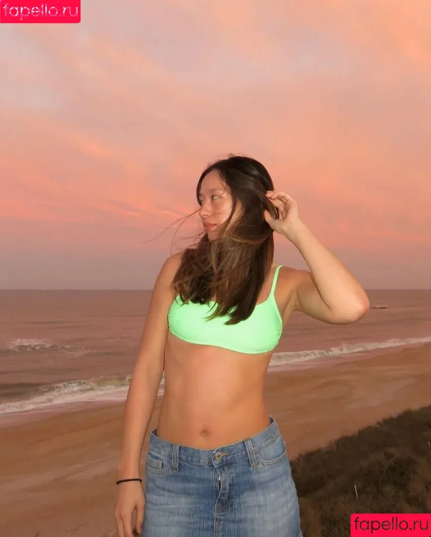 Molly Faye / _mollyfaye / guacamolly.com / mollyfayeporter Onlyfans Photo Gallery 