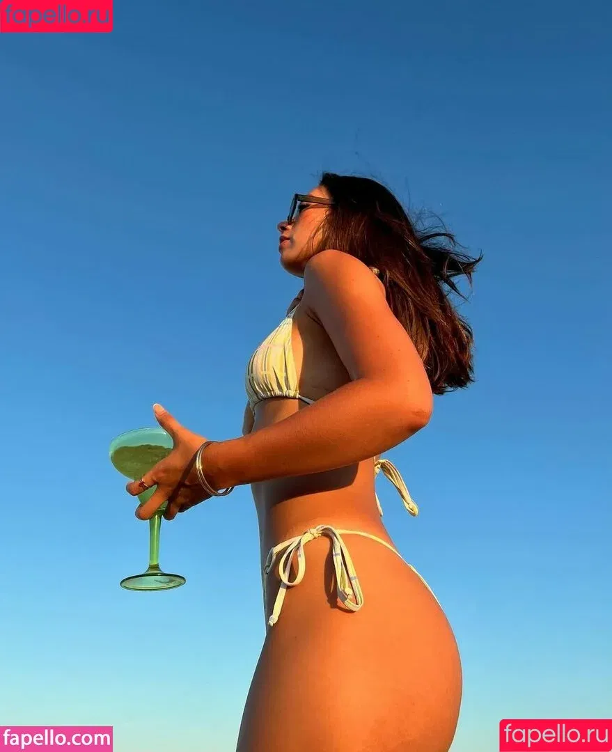 Molly Faye / _mollyfaye / guacamolly.com / mollyfayeporter Onlyfans Photo Gallery 