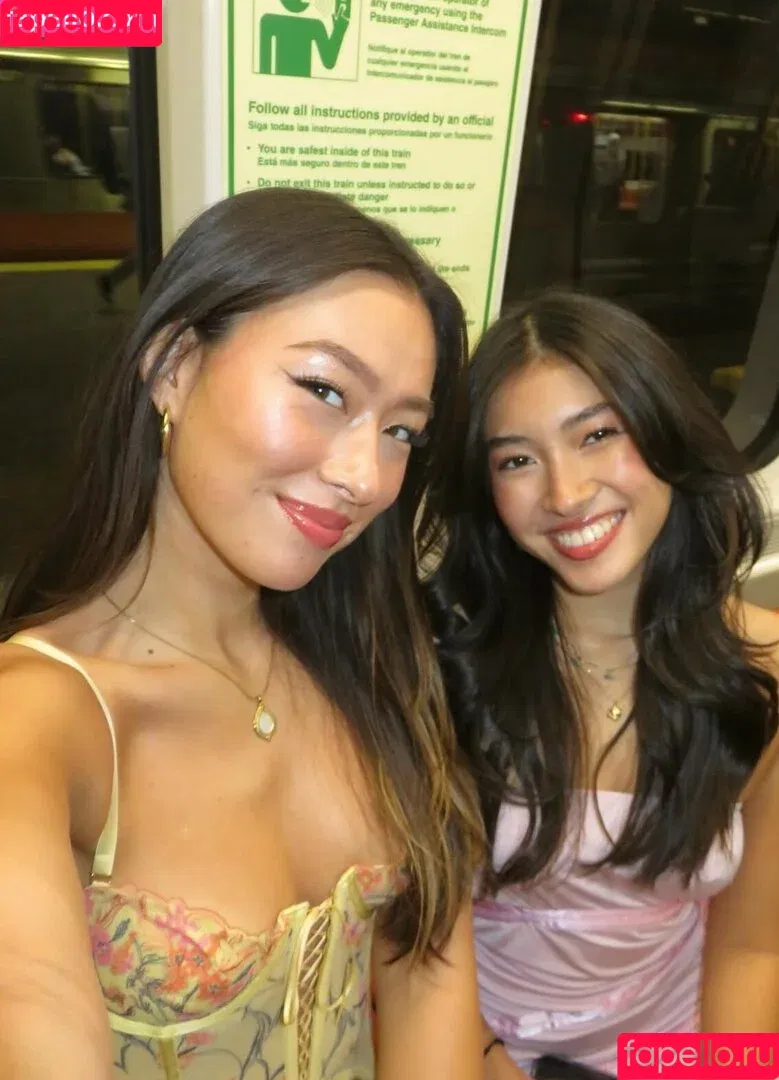 Molly Faye / _mollyfaye / guacamolly.com / mollyfayeporter Onlyfans Photo Gallery 