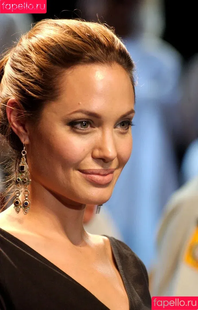 Angelina Jolie / Jolie1975 / angelinajolie Onlyfans Photo Gallery 