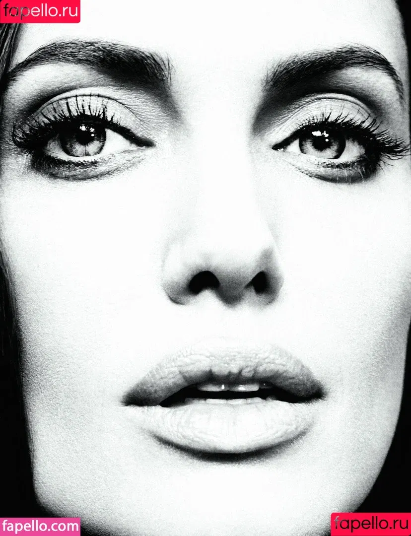 Angelina Jolie / Jolie1975 / angelinajolie Onlyfans Photo Gallery 