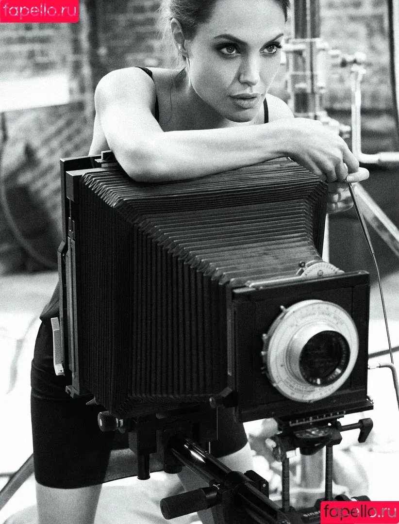 Angelina Jolie / Jolie1975 / angelinajolie Onlyfans Photo Gallery 