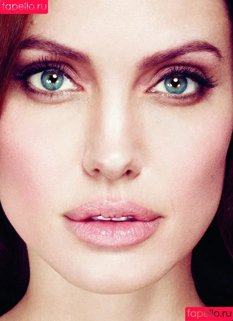 Angelina Jolie / Jolie1975 / angelinajolie Onlyfans Photo Gallery 