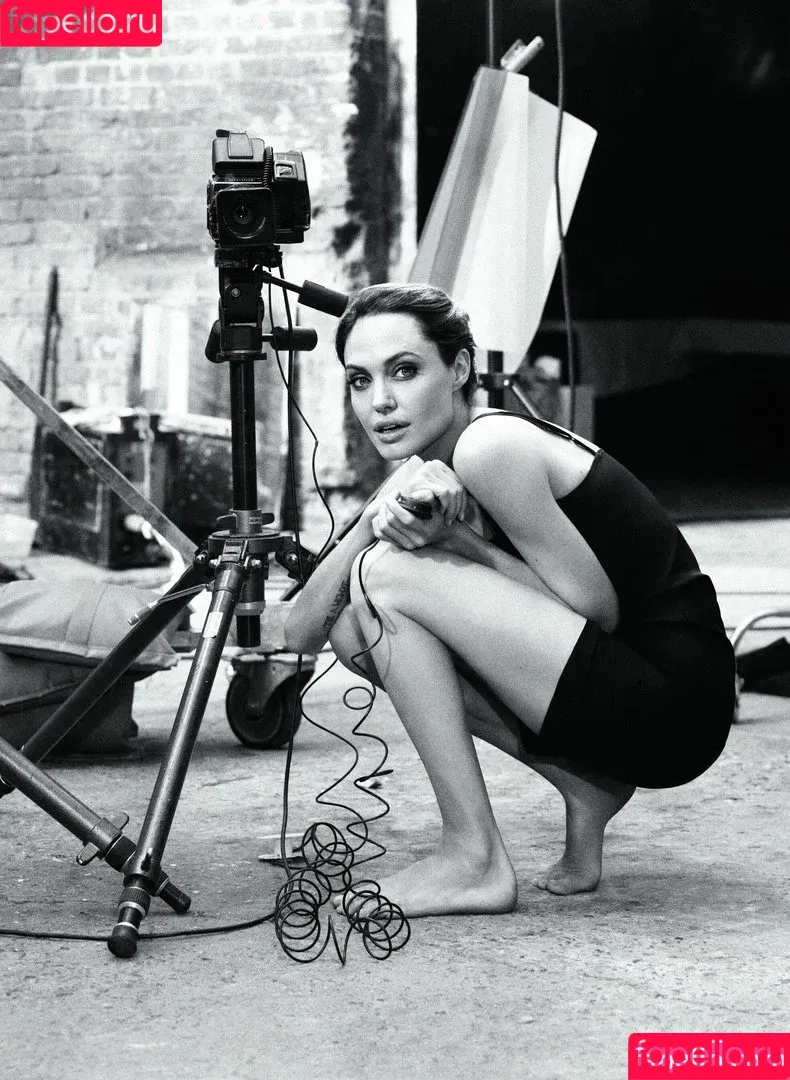 Angelina Jolie / Jolie1975 / angelinajolie Onlyfans Photo Gallery 