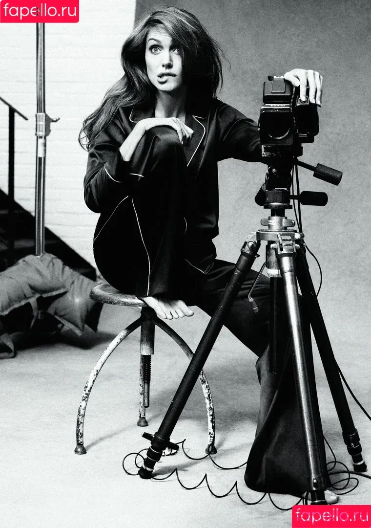 Angelina Jolie / Jolie1975 / angelinajolie Onlyfans Photo Gallery 