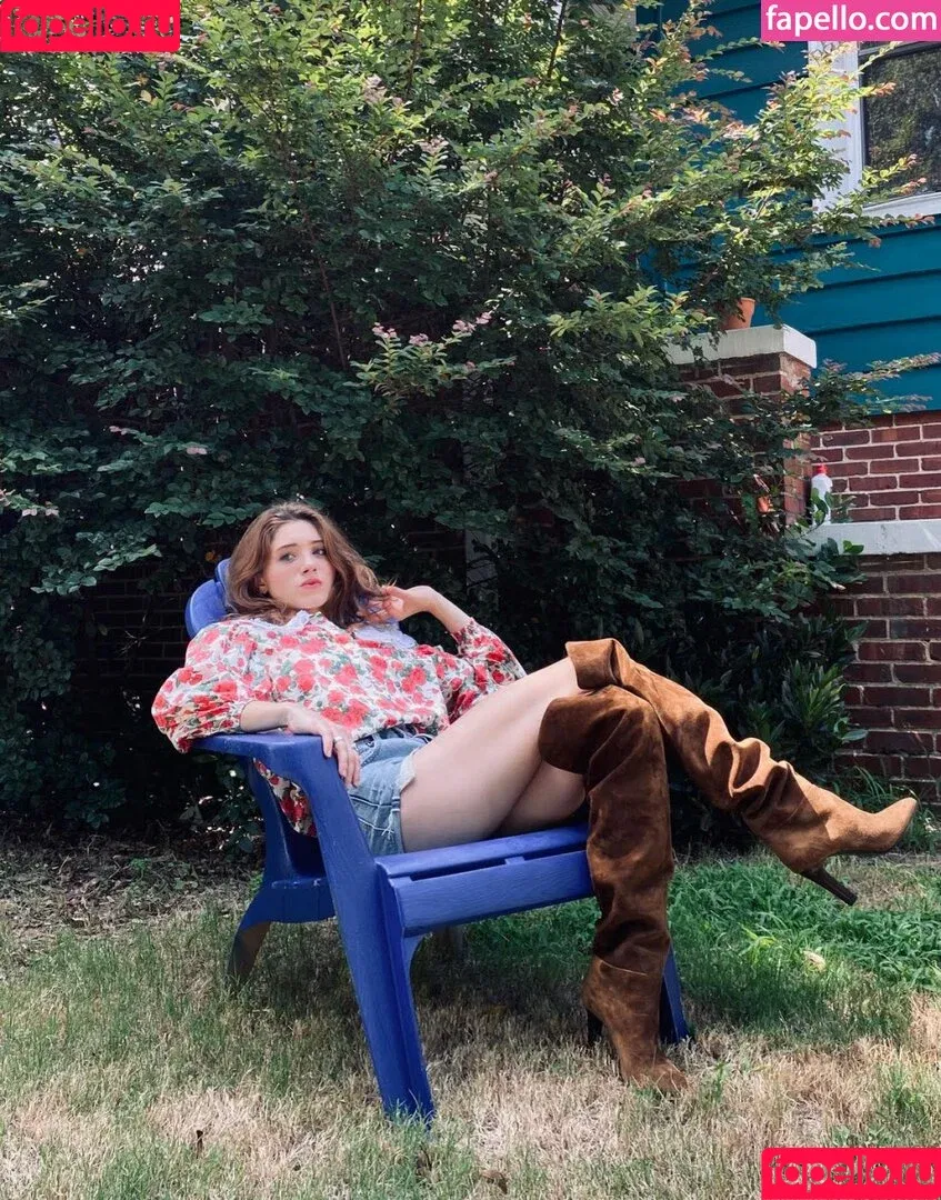 Natalia Dyer / nattyiceofficial Onlyfans Photo Gallery 