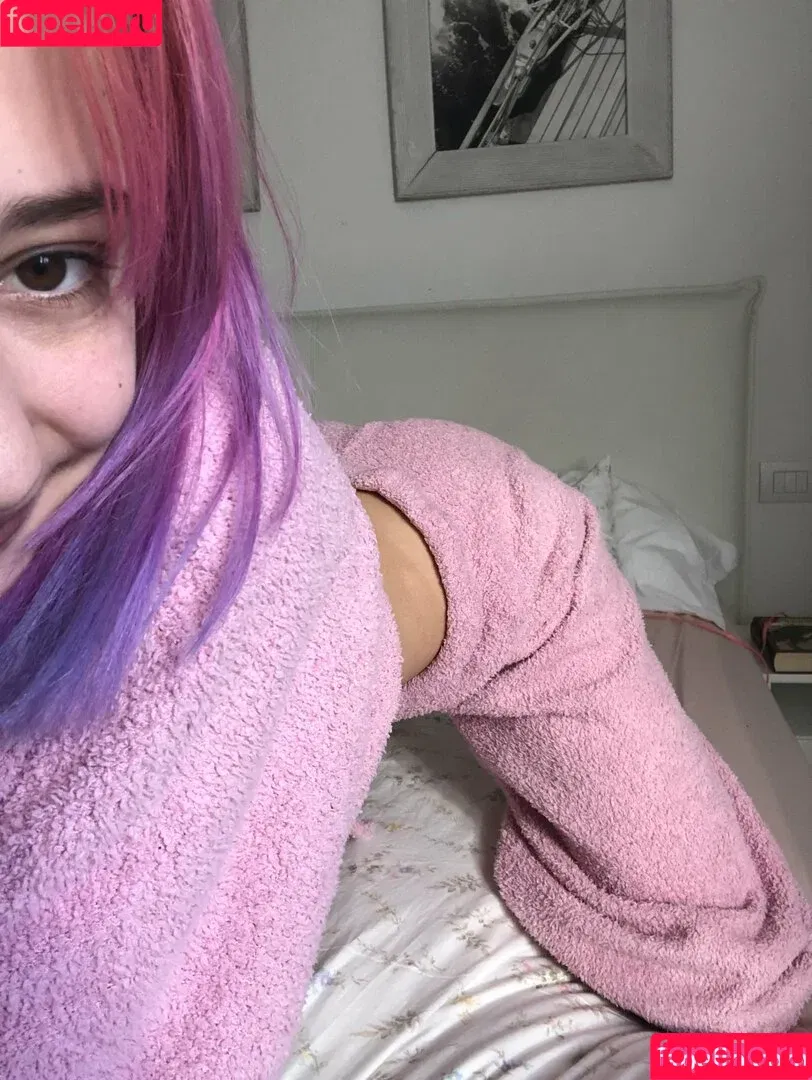 leliloo / lelilou.official Onlyfans Photo Gallery 