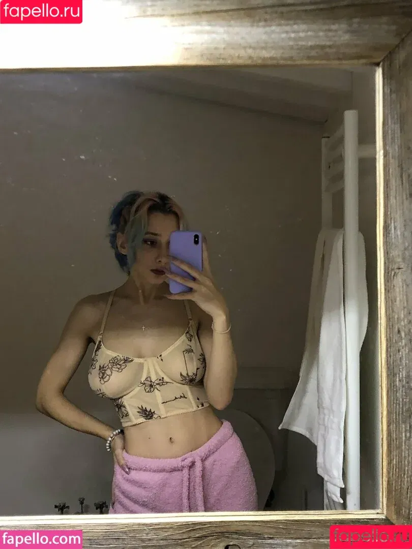 leliloo / lelilou.official Onlyfans Photo Gallery 