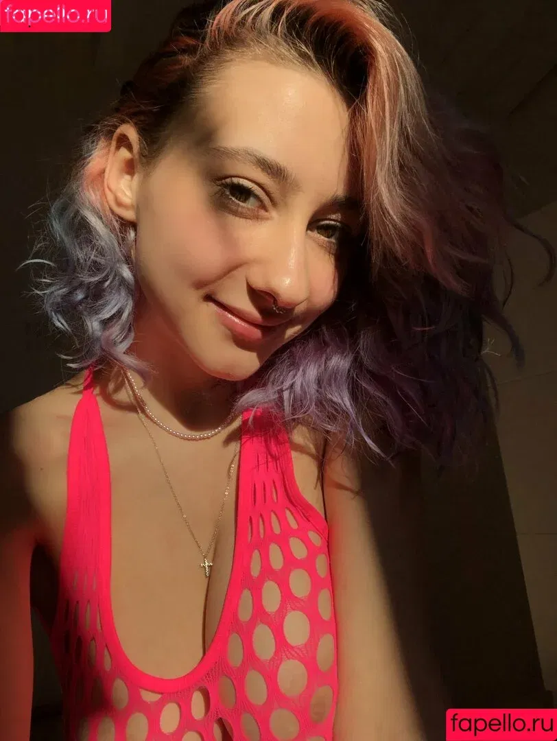 leliloo / lelilou.official Onlyfans Photo Gallery 