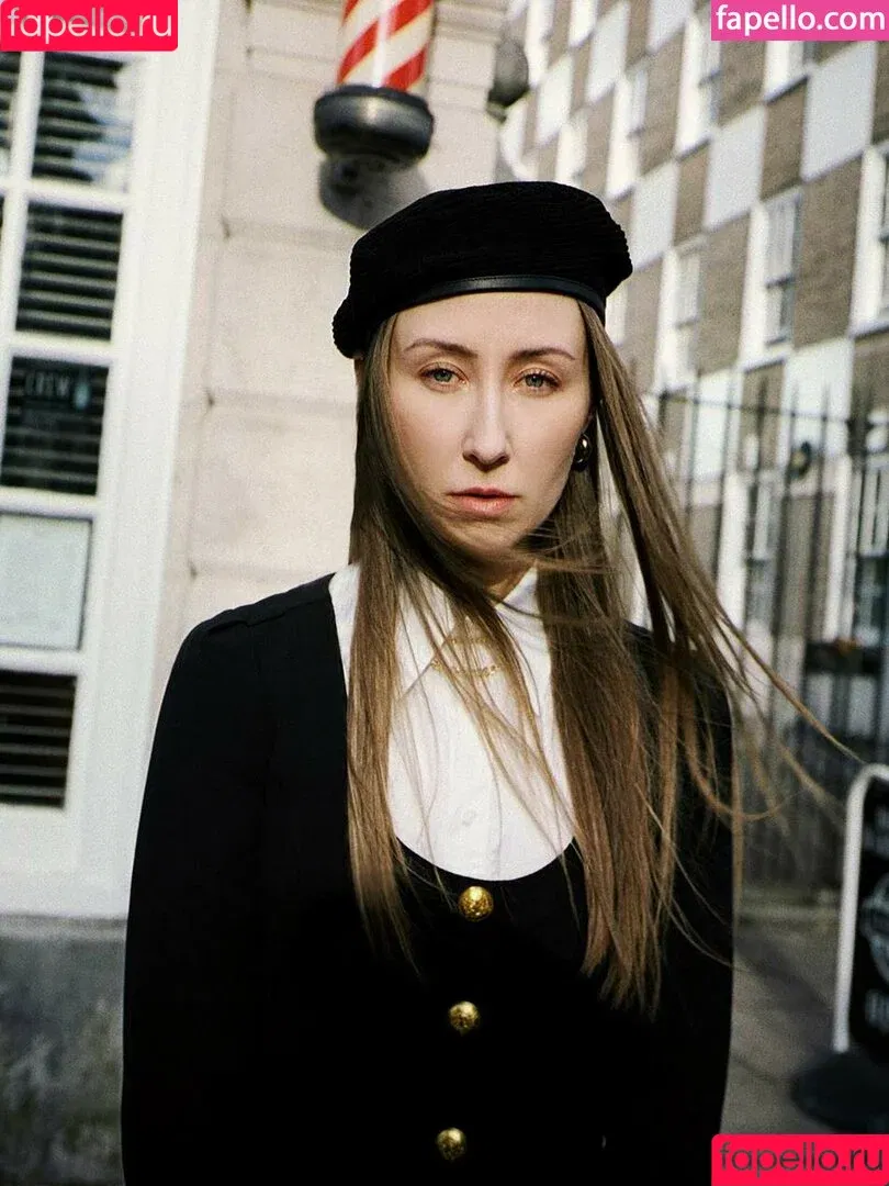 Erin Doherty / erinrdoherty Onlyfans Photo Gallery 