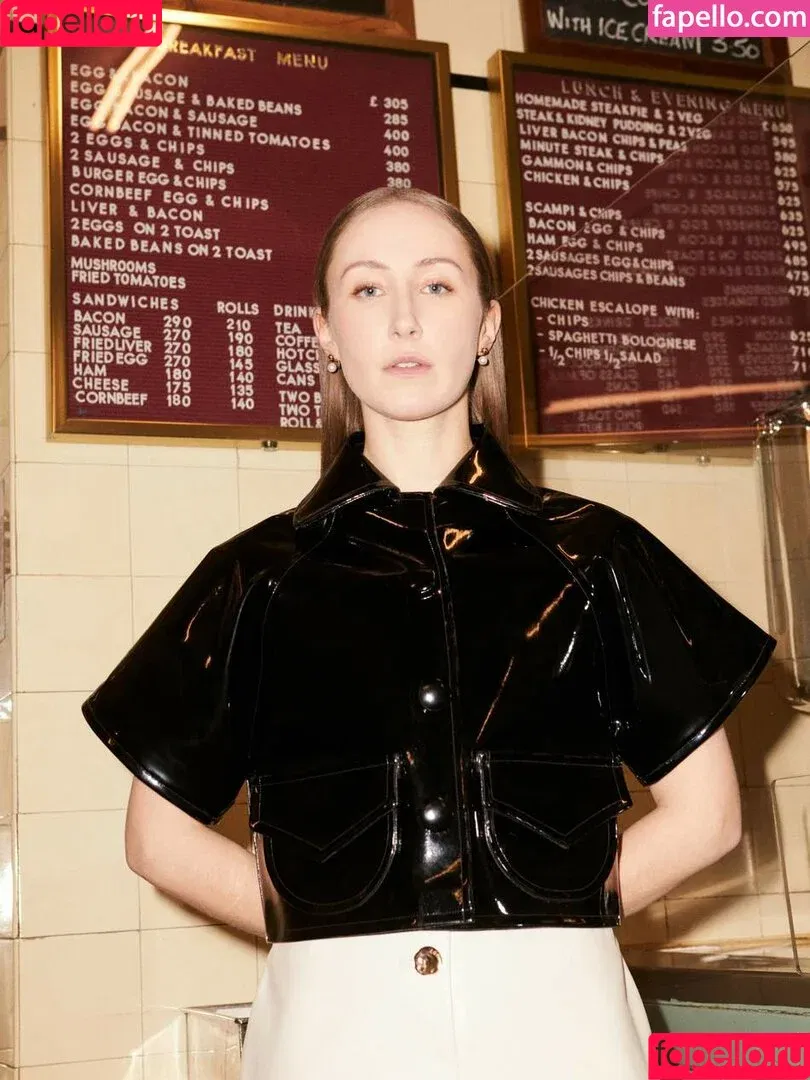 Erin Doherty / erinrdoherty Onlyfans Photo Gallery 