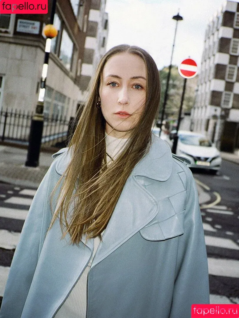 Erin Doherty / erinrdoherty Onlyfans Photo Gallery 