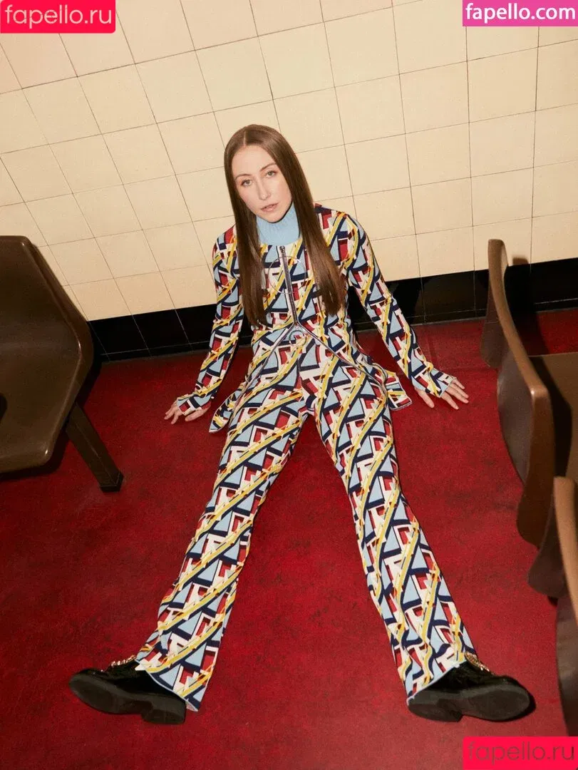 Erin Doherty / erinrdoherty Onlyfans Photo Gallery 