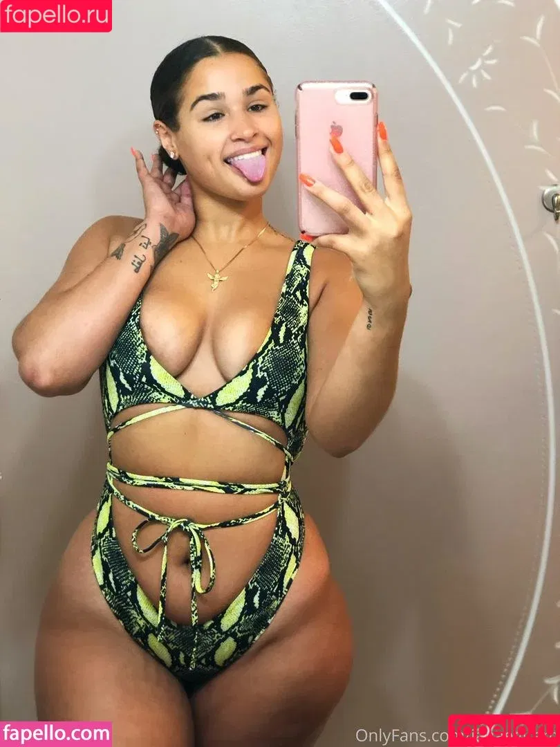 Janaevic / janae girard / janaegirard Onlyfans Photo Gallery 