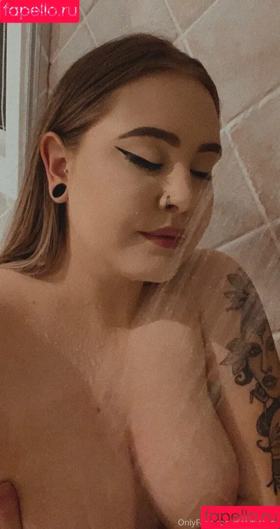 mads.loved / madxrosey Onlyfans Photo Gallery 