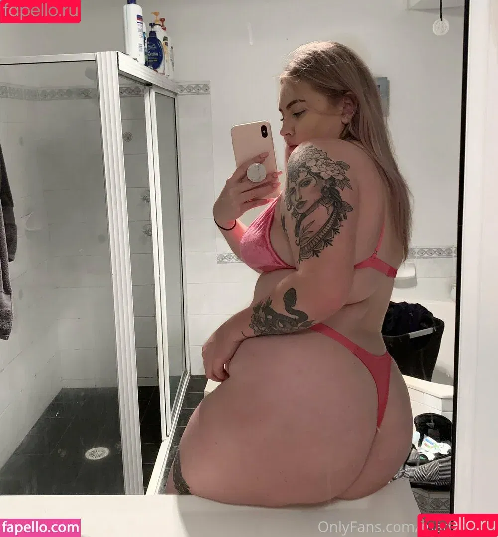 mads.loved / madxrosey Onlyfans Photo Gallery 