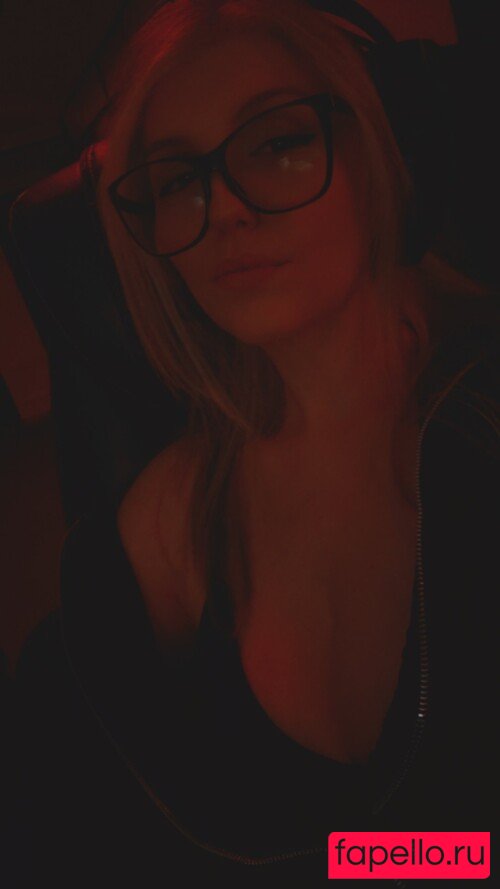 Kyats Nude Onlyfans Photo 15