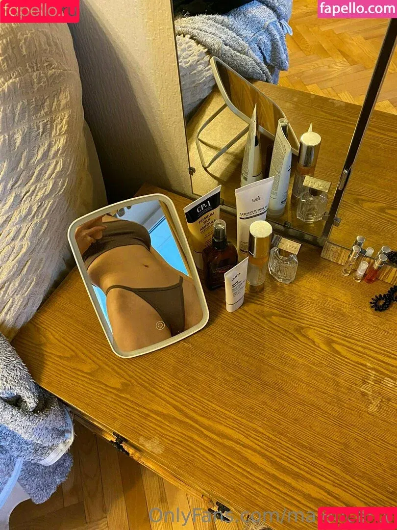 Ellie69bunny / Turbulent_Ad9733 / elliebunny132 Onlyfans Photo Gallery 