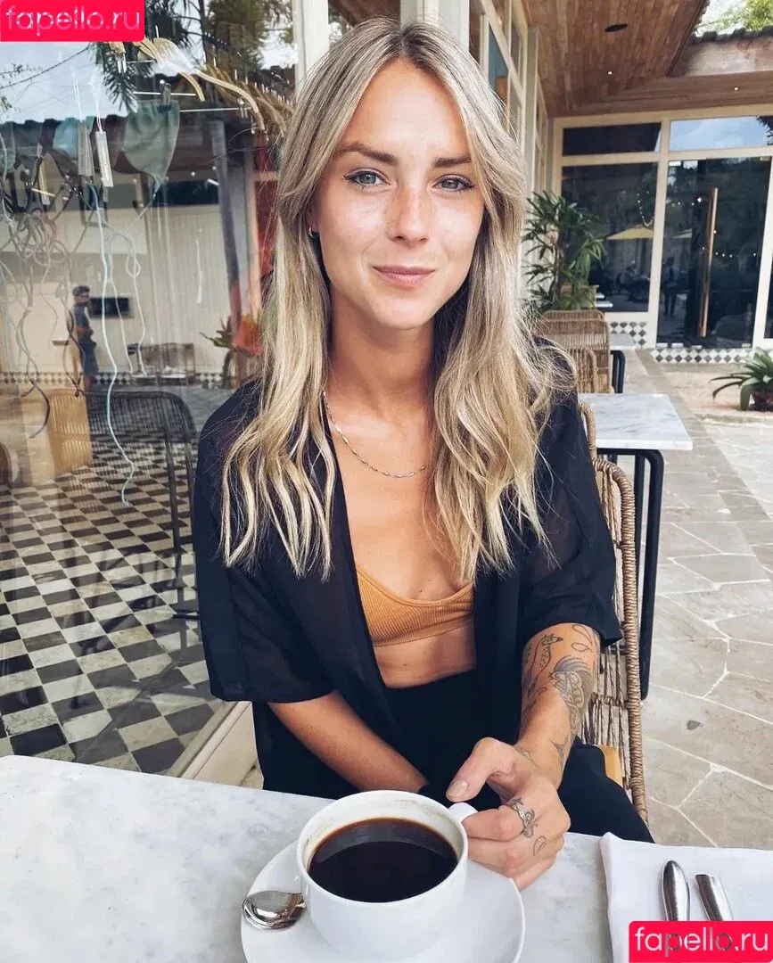 / Barefootlady69 / Saremm Onlyfans Photo Gallery 