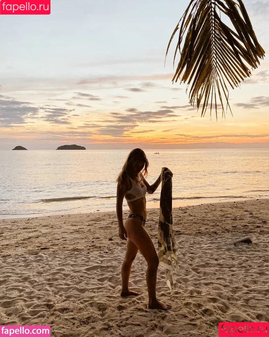 / Barefootlady69 / Saremm Onlyfans Photo Gallery 