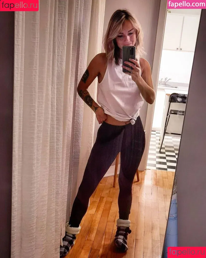 / Barefootlady69 / Saremm Onlyfans Photo Gallery 