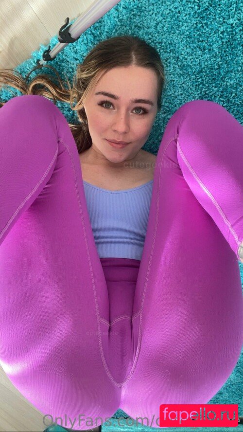 CuteGeekie Nude Onlyfans Photo 9