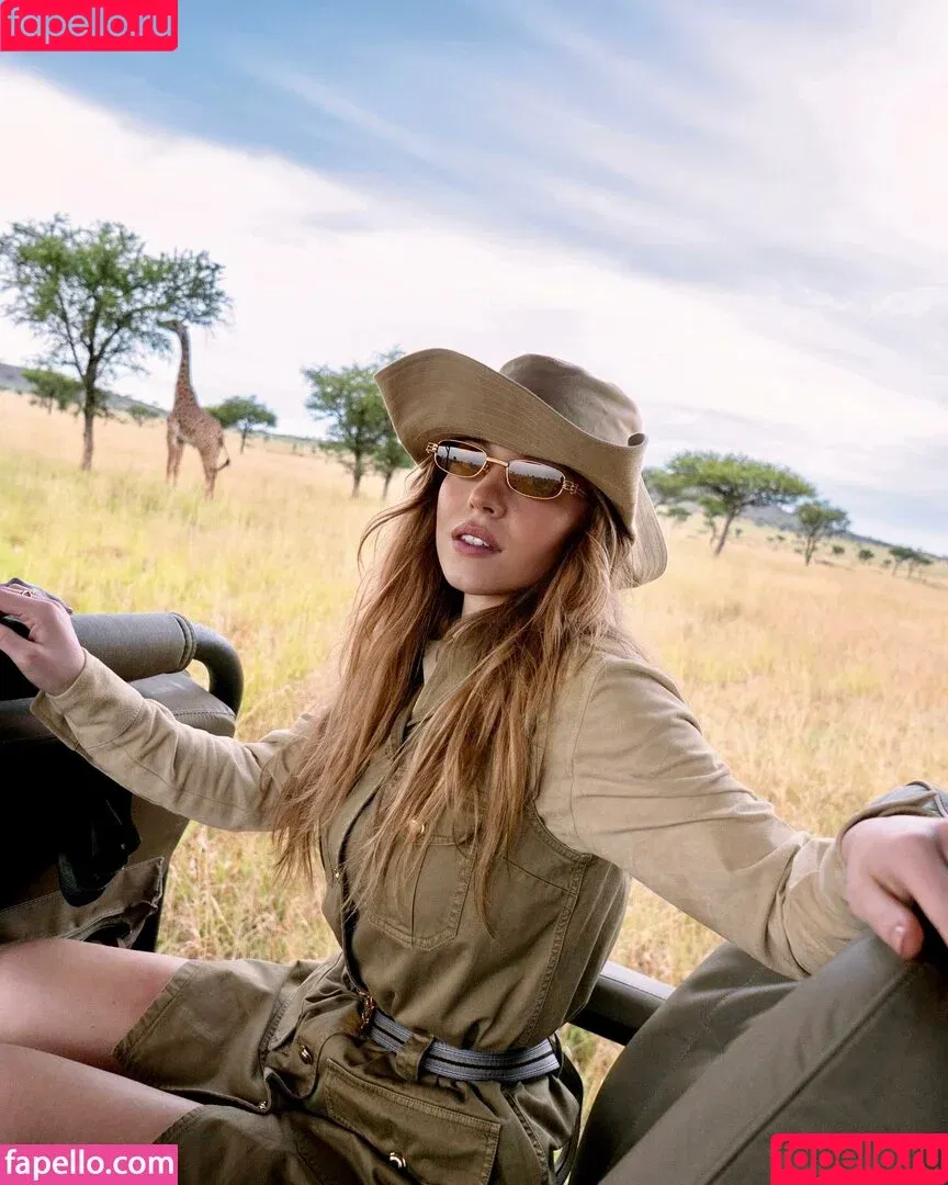 Sydney Sweeney / gal_gadot / sydney_sweeney Onlyfans Photo Gallery 