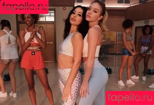 Sydney Sweeney / gal_gadot / sydney_sweeney Onlyfans Photo Gallery 