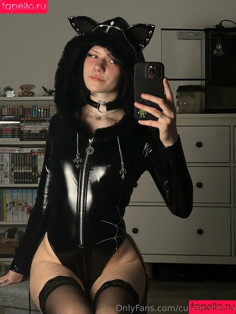 cuteeromana / only.romana Onlyfans Photo Gallery 