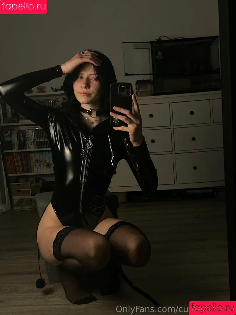 cuteeromana / only.romana Onlyfans Photo Gallery 