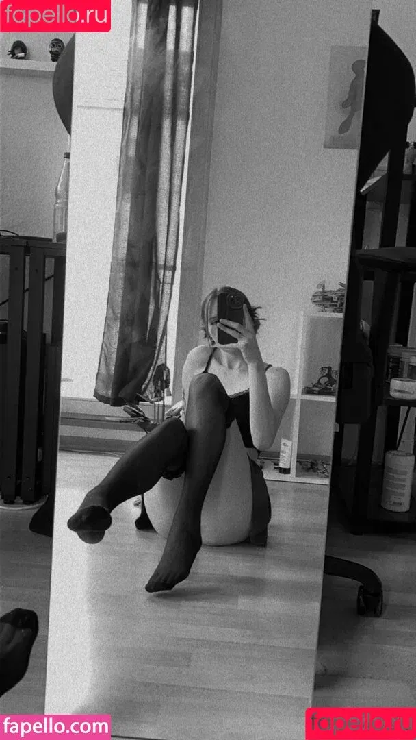 cuteeromana / only.romana Onlyfans Photo Gallery 