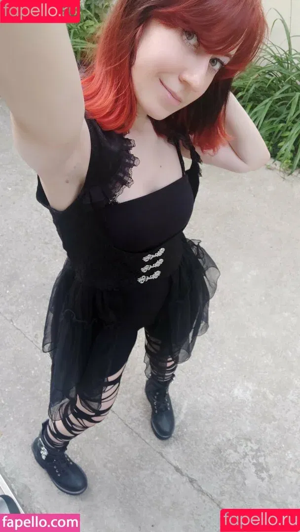 Lewdvamp / vampmk4 Onlyfans Photo Gallery 