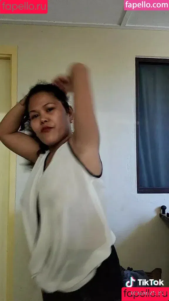 Filipina / Kiko Arps / wat.ki Onlyfans Photo Gallery 