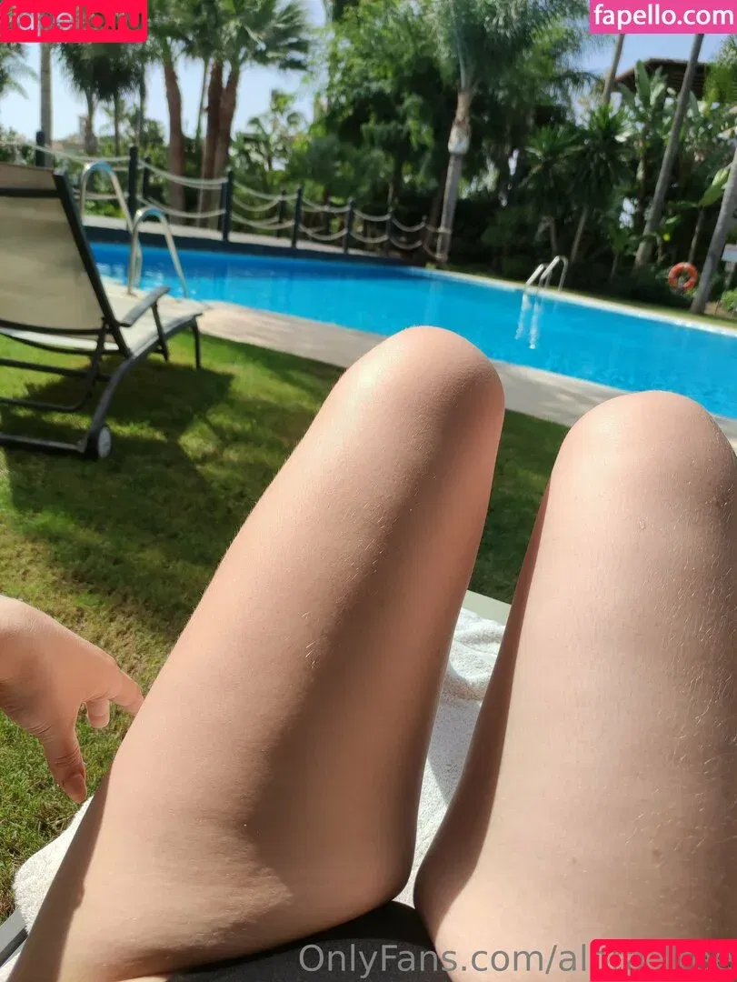 alora_free / officialalora Onlyfans Photo Gallery 