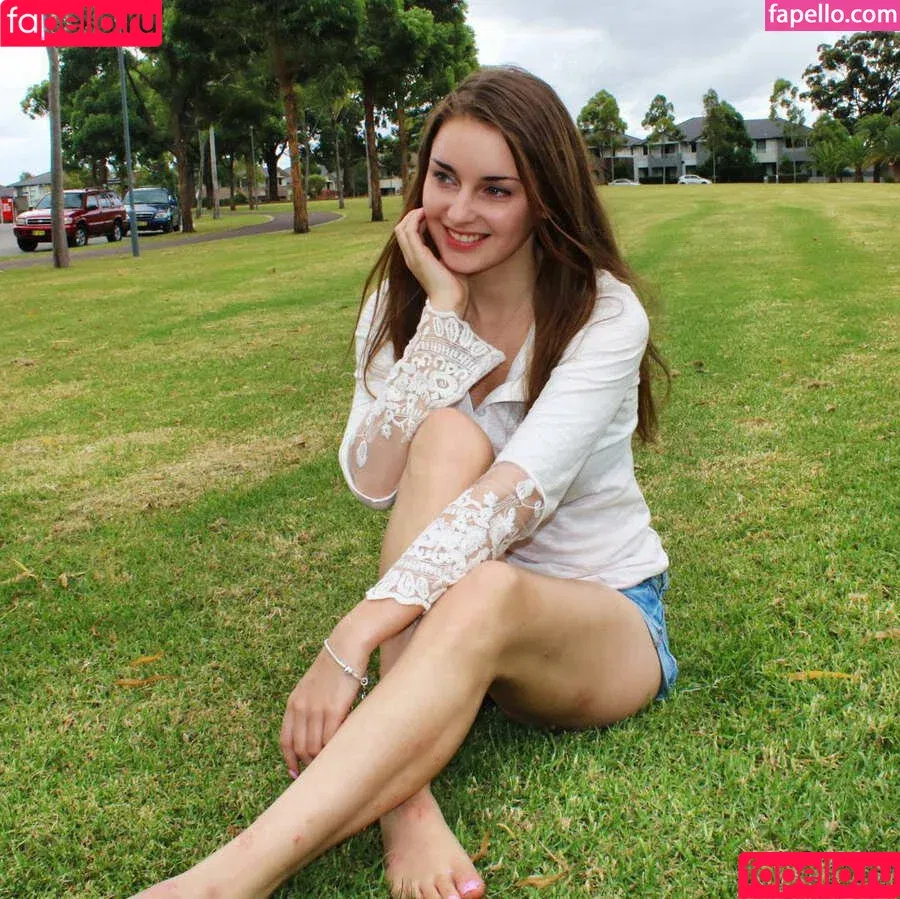 Loserfruit / brattykayla Onlyfans Photo Gallery 