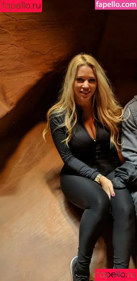 Nicolle A / nicatnitemusic / nicollelove Onlyfans Photo Gallery 