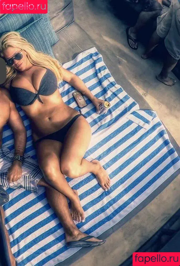 Nicolle A / nicatnitemusic / nicollelove Onlyfans Photo Gallery 