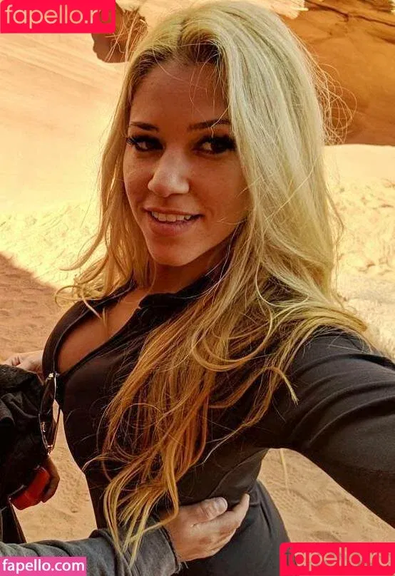 Nicolle A / nicatnitemusic / nicollelove Onlyfans Photo Gallery 