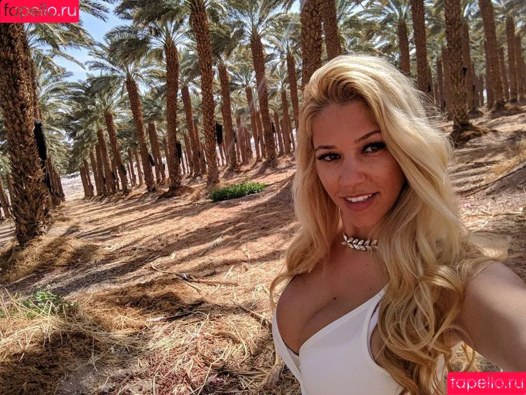 Nicolle A / nicatnitemusic / nicollelove Onlyfans Photo Gallery 