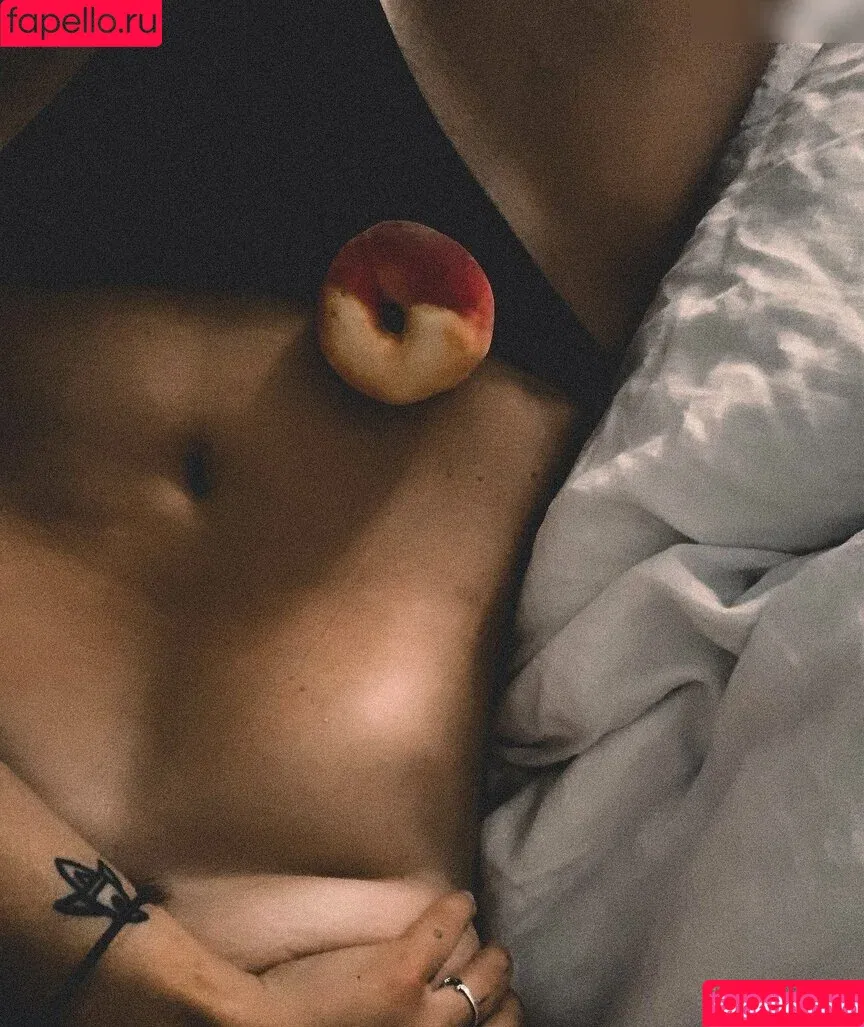 Julia Sophie / sophieandjune Onlyfans Photo Gallery 