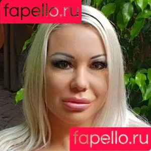 Daniela Cora Hansson / danielacorahansson / kristinanentwig Onlyfans Photo Gallery 