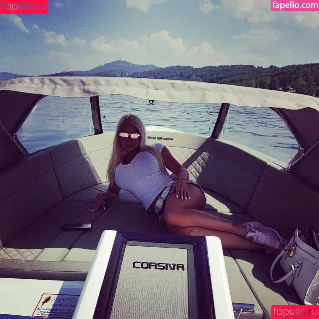 Daniela Cora Hansson / danielacorahansson / kristinanentwig Onlyfans Photo Gallery 