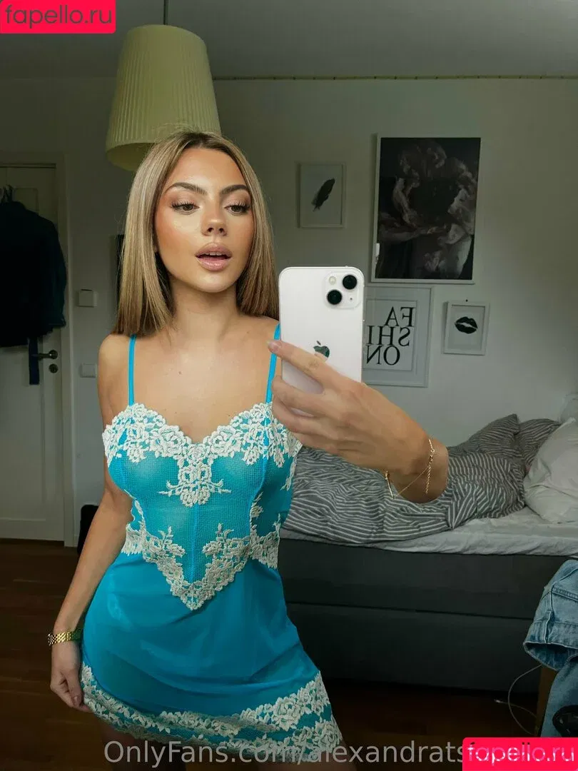 4lexandra.1 / Alexandra Tsolakidis / alexandratsolakidis / alexandratsolakidisss Onlyfans Photo Gallery 