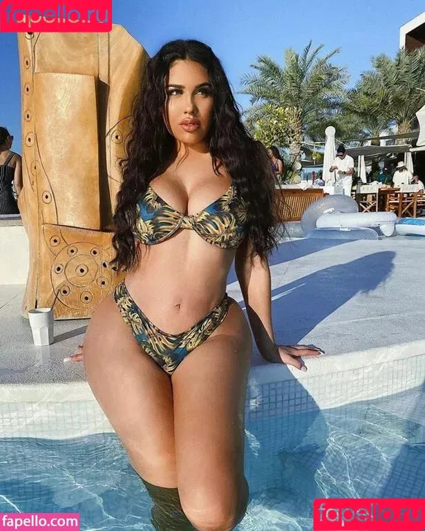 Anna Vakili Onlyfans Photo Gallery 