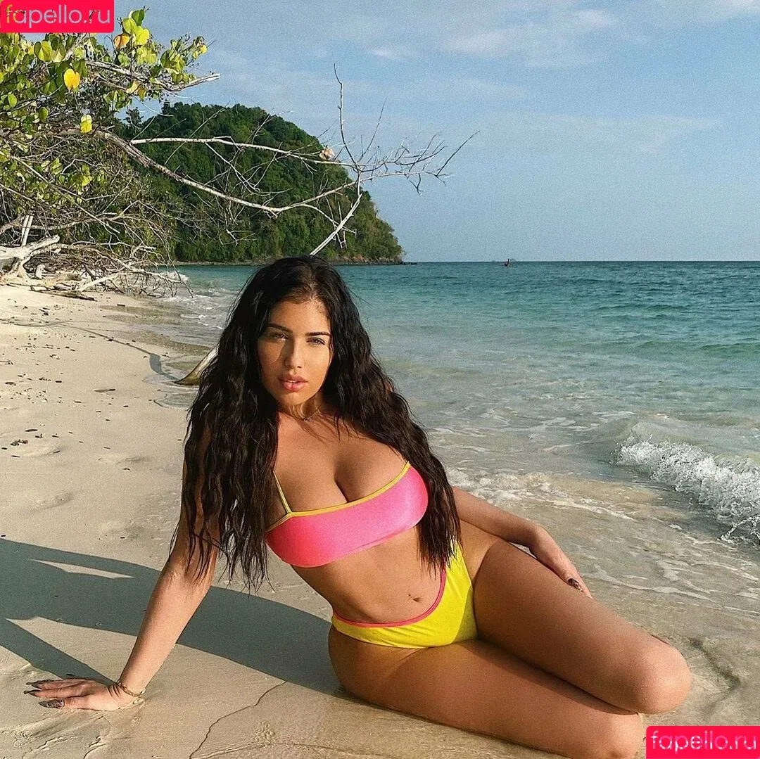 Anna Vakili Onlyfans Photo Gallery 