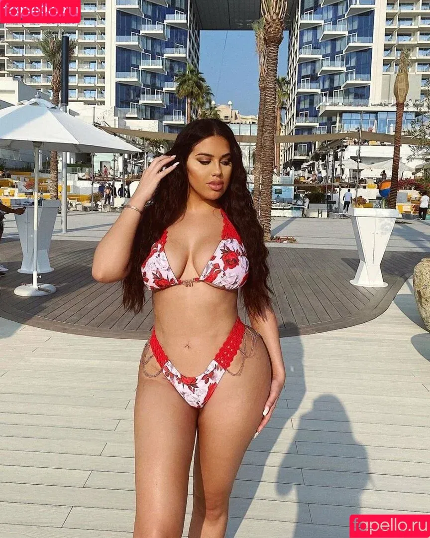 Anna Vakili Onlyfans Photo Gallery 